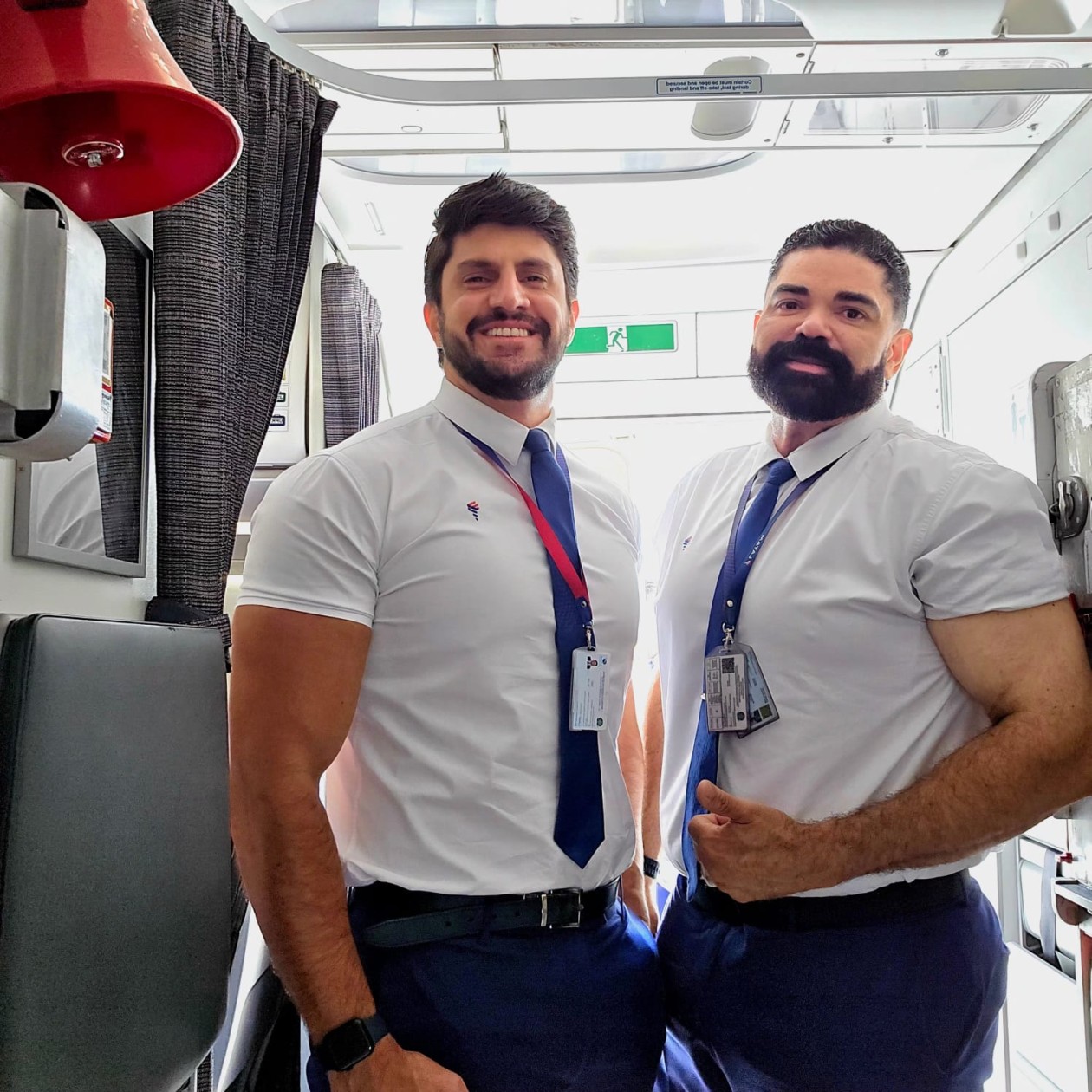 Aprovado em processo seletivo da LATAM, Paulo começou a voar profissionalmente em 2023, atuando em voos nacionais e também em operações internacionais no Mercosul