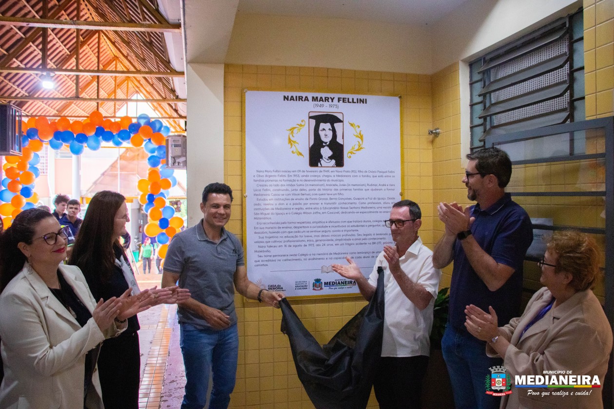 A programação também marcou a inauguração de um painel dedicado à trajetória de Naira Fellini, personagem que dá nome ao colégio