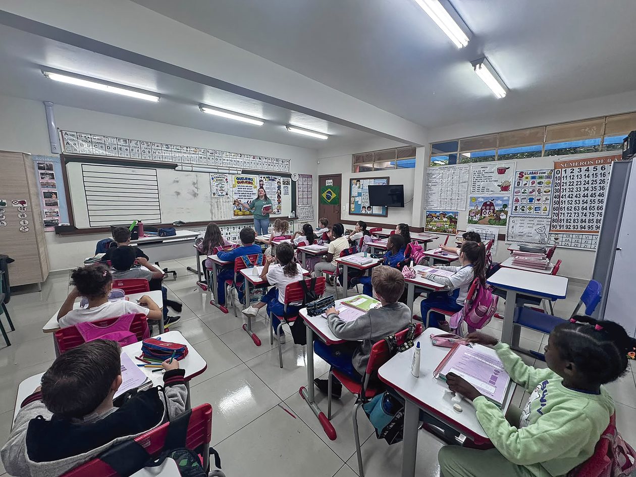 Para Solange, educar vai além de apenas alfabetizar: é acolher, incentivar e promover a diferença na vida das crianças