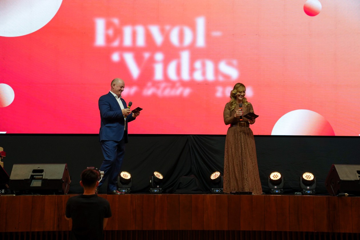 Presidente da Sicredi Vanguarda, Aldo Dagostim e sua esposa, Luzia Dagostim