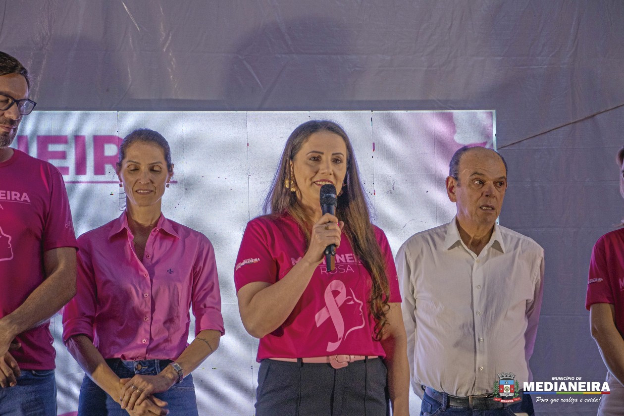 O prefeito em exercício Evandro Mees e a secretária de saúde Rosângela Fiametti Zanchett destacaram o momento como muito especial para Medianeira