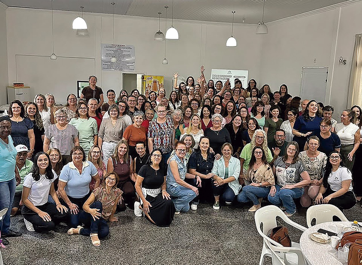 Aposentados do serviço público de Medianeira participaram de mais uma edição do tradicional encontro promovido pelo Sindicato dos Servidores Públicos de Medianeira