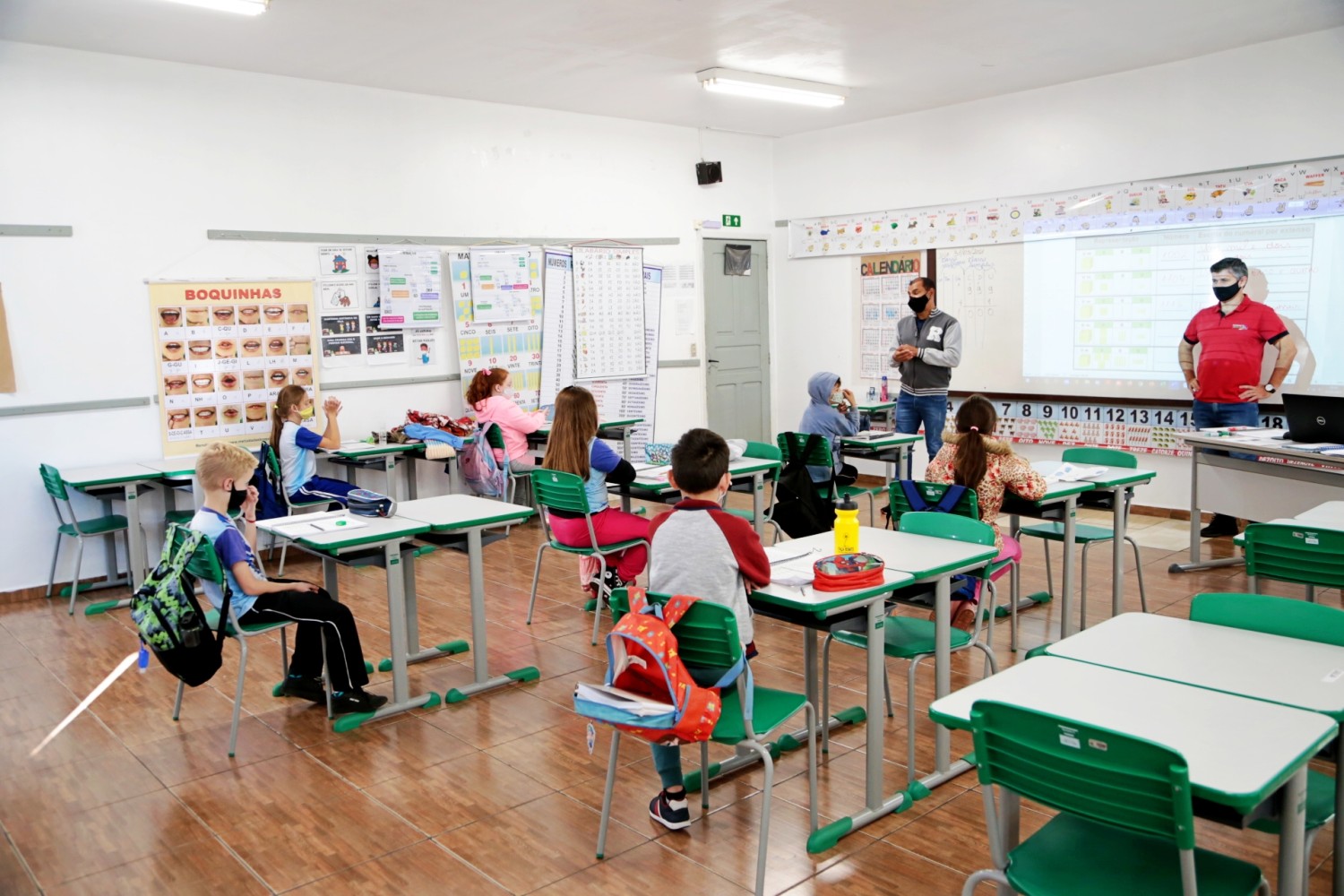 Escola Municipal Carlos Gomes retoma as aulas presenciais - Cidades ...